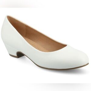 Journee Collection White Low Heel Pump
